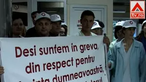 Jumătate dintre bugetari au oprit, luni, activitatea