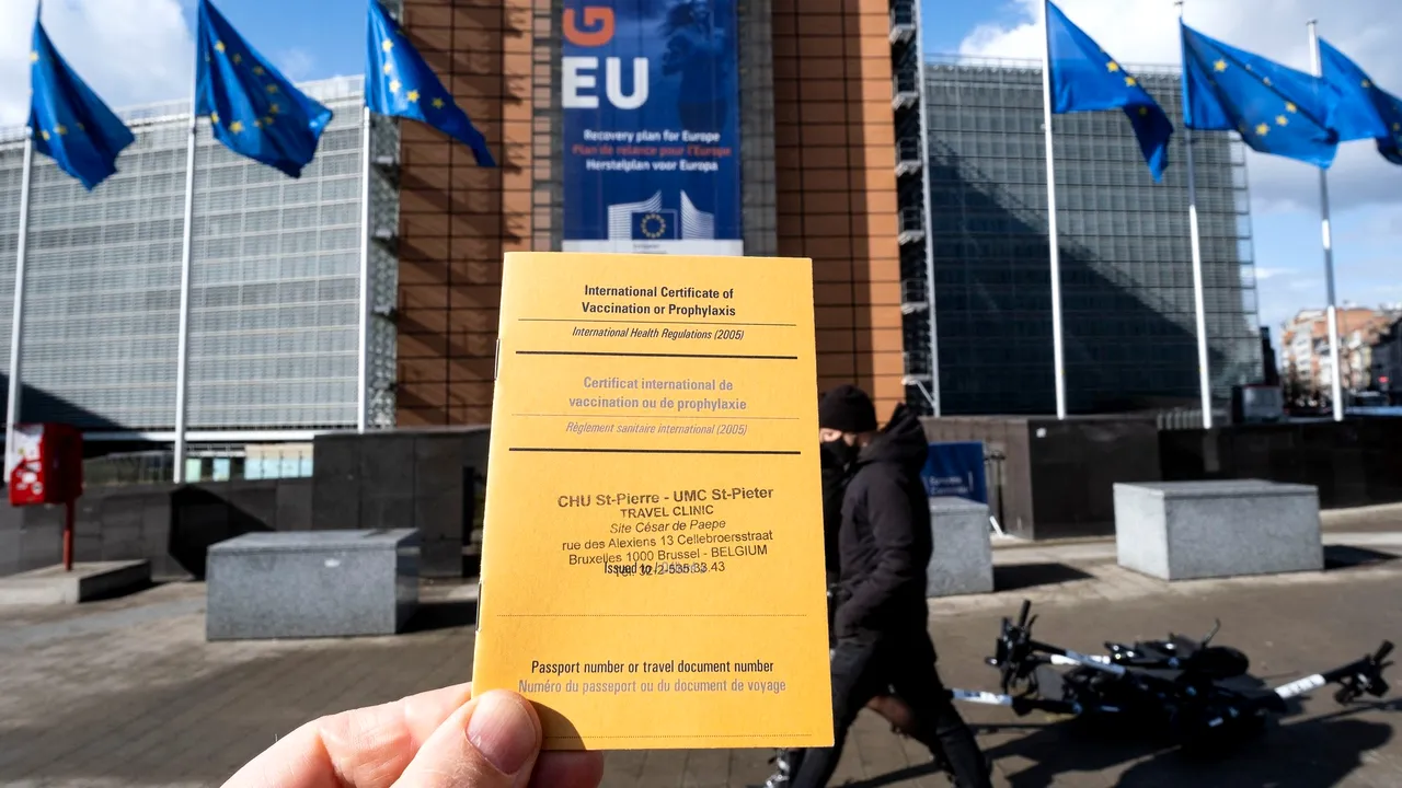 Europarlamentarii români, despre adeverinţa verde: ”Este un lucru bun, este un pas înainte.” Avocatul Poporului crede că documentul nu va putea fi folosit în această vară