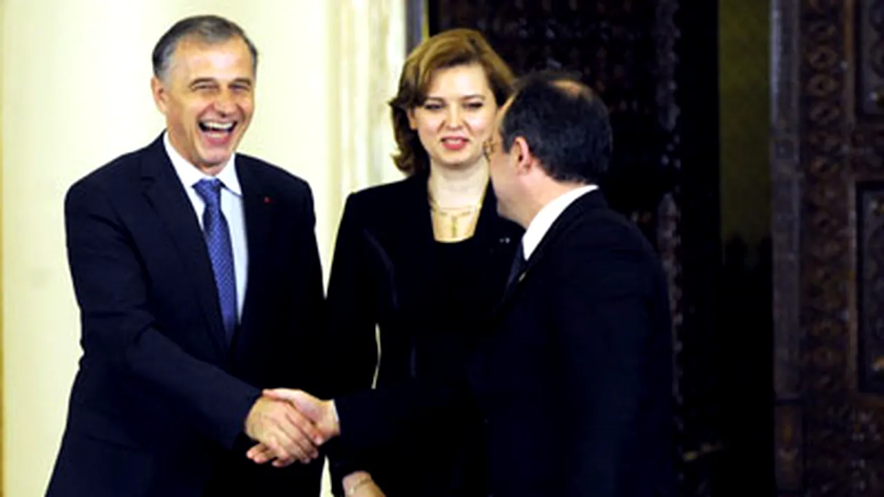Boc, Geoană, Oprescu şi Roberta Anastase, premiaţi de Nine O'Clock