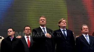 Klaus Iohannis şi-a lansat candidatura la prezidenţiale, în cadrul unui miting în Piaţa Victoriei: Viziunea mea, ca preşedinte - România lucrului bine făcut! - FOTO