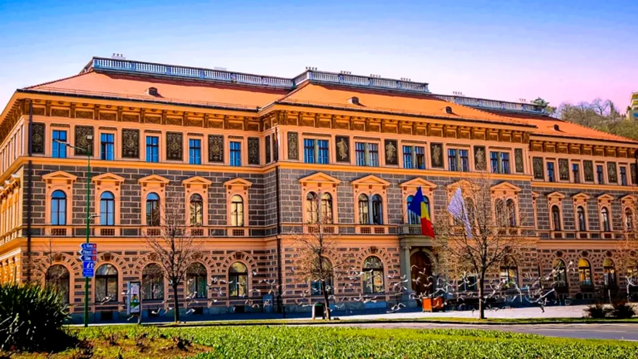 The unique case of a professor from Brașov: Some students accuse him of abuse of power and harassment, others defend him | ANOSR demands his sanction