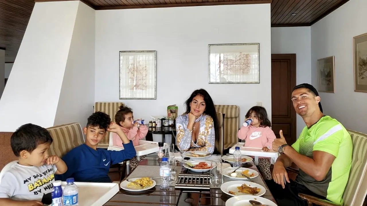 Mâncare de campion: Care sunt cele şase mese dintr-o zi obişnuită a lui Cristiano Ronaldo
