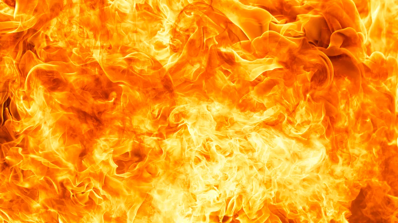Incendiu puternic în India. Cel puţin 17 persoane au murit