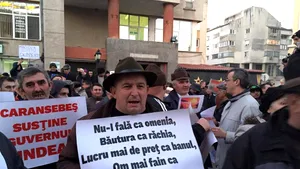 Aproximativ 3.000 de oameni, la un miting de susţinere a premierului Grindeanu, în Caransebeş