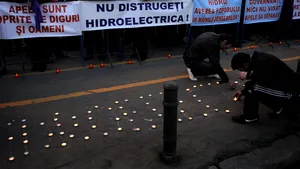 Peste 60 de sindicalişti din energie au protestat la Guvern - FOTO