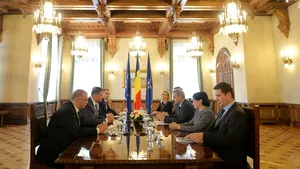 CONSULTĂRI la Cotroceni pentru desemnarea noului premier - Iohannis: Este o etapă dificilă, o tragedie a declanşat schimbări politice - FOTO