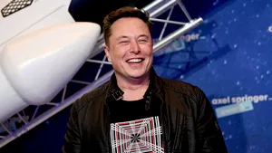 Elon Musk revoluţionează internetul cu reţeaua de sateliţi Starlink