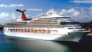 CROAZIERĂ DE COŞMAR: În ce condiţii trăiesc pasagerii de pe nava rămasă în derivă în Golful Mexic - FOTO