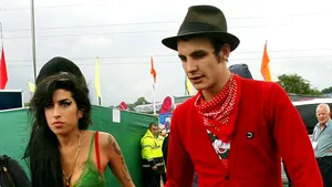 Amy Winehouse s-a logodit cu fostul ei soţ, Blake Fielder-Civil