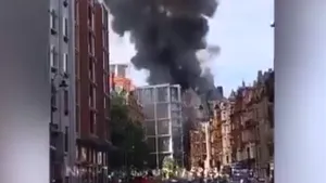 INCENDIU de amploare în centrul Londrei, la un hotel de cinci stele. Clădirea fusese redeschisă în urmă cu o săptămână, după o amplă modernizare  - VIDEO
