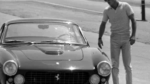 Familia unui celebru actor dă în judecată compania Ferrari, care foloseşte numele acestuia fără permisiune