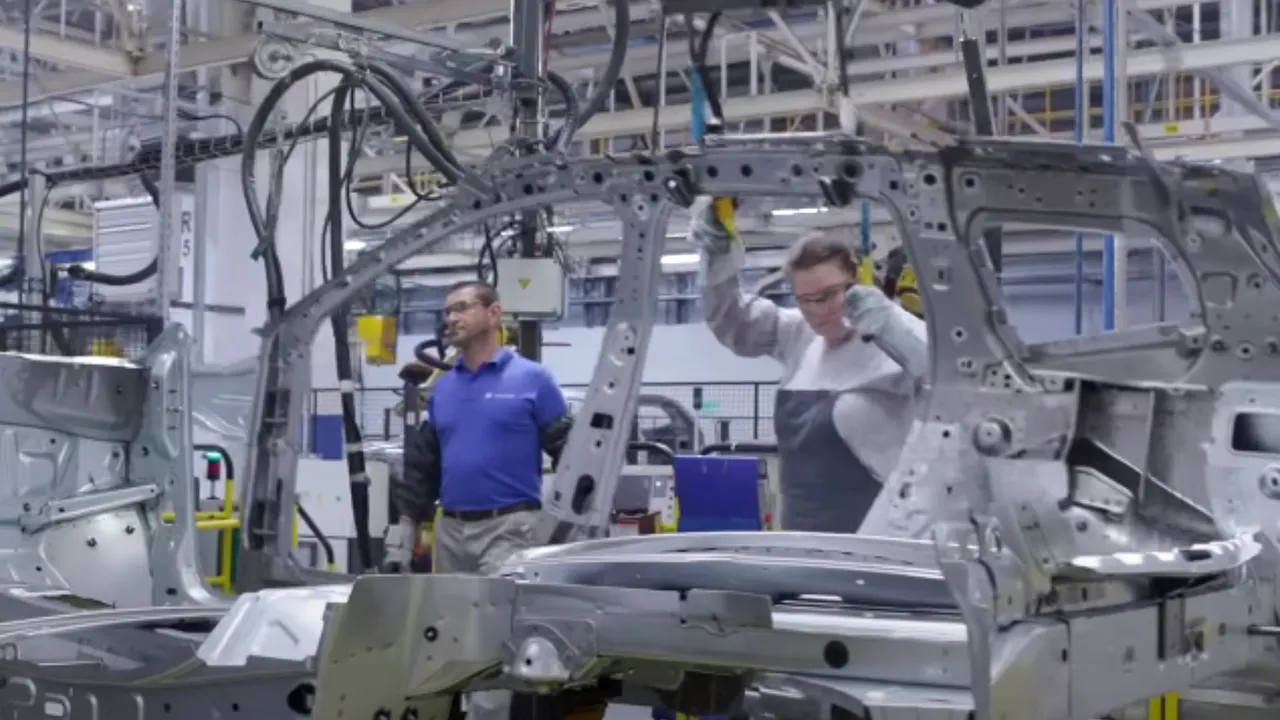 TOP 5 companii din industria auto care au renunţat la angajaţi anul trecut. Ce se va întâmpla cu salariile