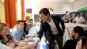 Candidatul USB la Primăria Capitalei, Nicuşor Dan: Am votat pentru un Bucureşti necorupt. Îi îndemn pe oameni să iasă la vot - VIDEO