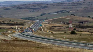 CNAIR: În 2017 au fost daţi în folosinţă 15,4 kilometri de autostradă, alţi 21 km sunt aproape gata