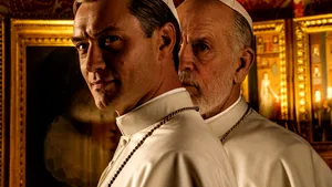 Jude Law, pentru a şasea oară tată. Anunţul faimosului actor din serialul „Tânărul papă”. VIDEO