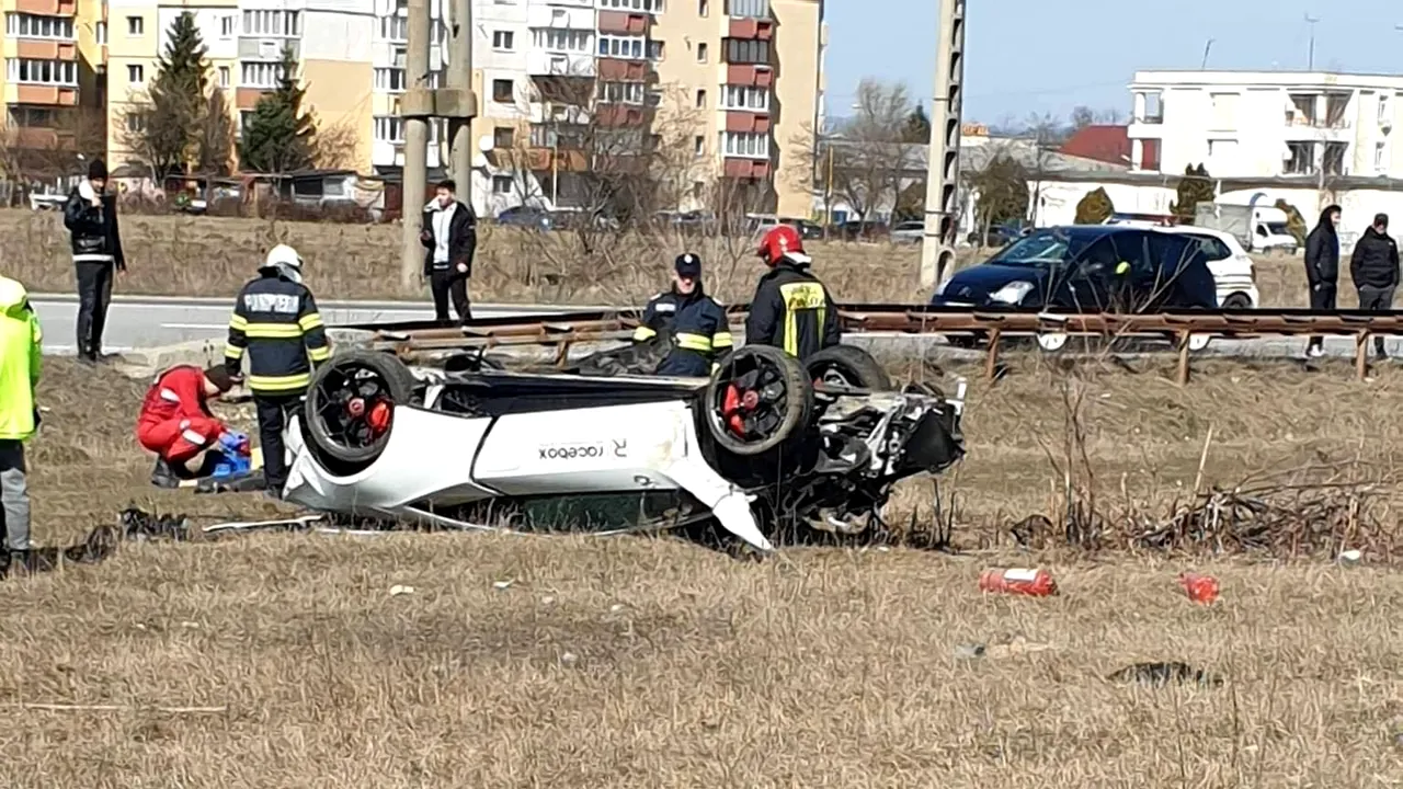 Braşov: O maşină de raliu s-a răsturnat şi a omorât un spectator