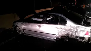 Un pasager luat la ocazie a fost rănit după ce şoferul a făcut accident
