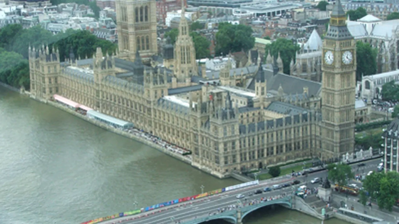 Interviu: Fetiţa de 11 ani din Neamţ vrea să viziteze Londra