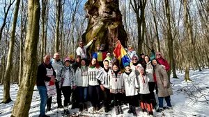 Mica Unire, marcată prin Hora Unirii la un stejar vechi de 700 de ani, în județul Sibiu