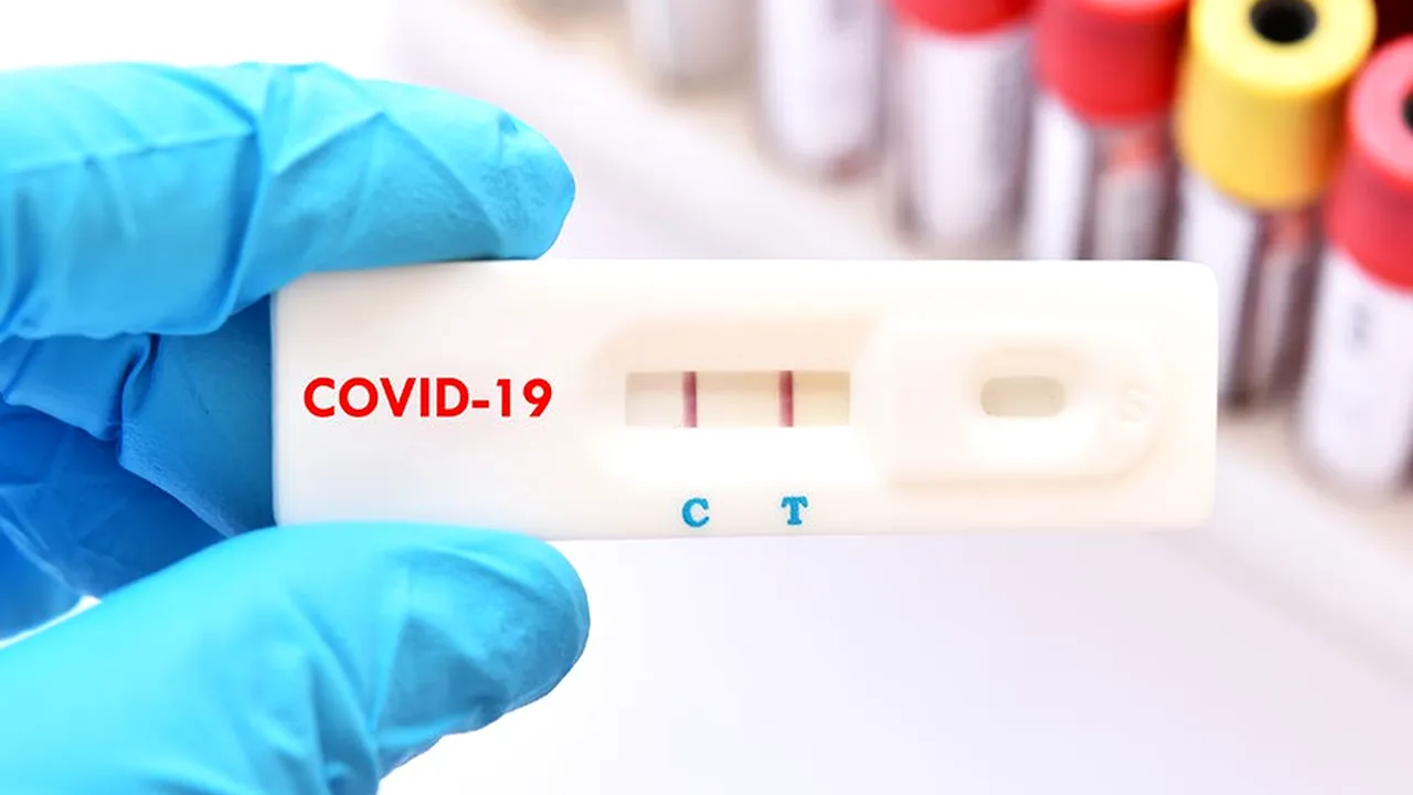 Una din cinci persoane testate are COVID-19. Oraşul în care spitalele nu mai au locuri pentru bolnavi