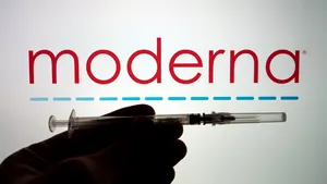 Moderna vrea să producă un singur vaccin împotriva a trei virusuri, inclusiv COVID. Când ar putea fi disponibil