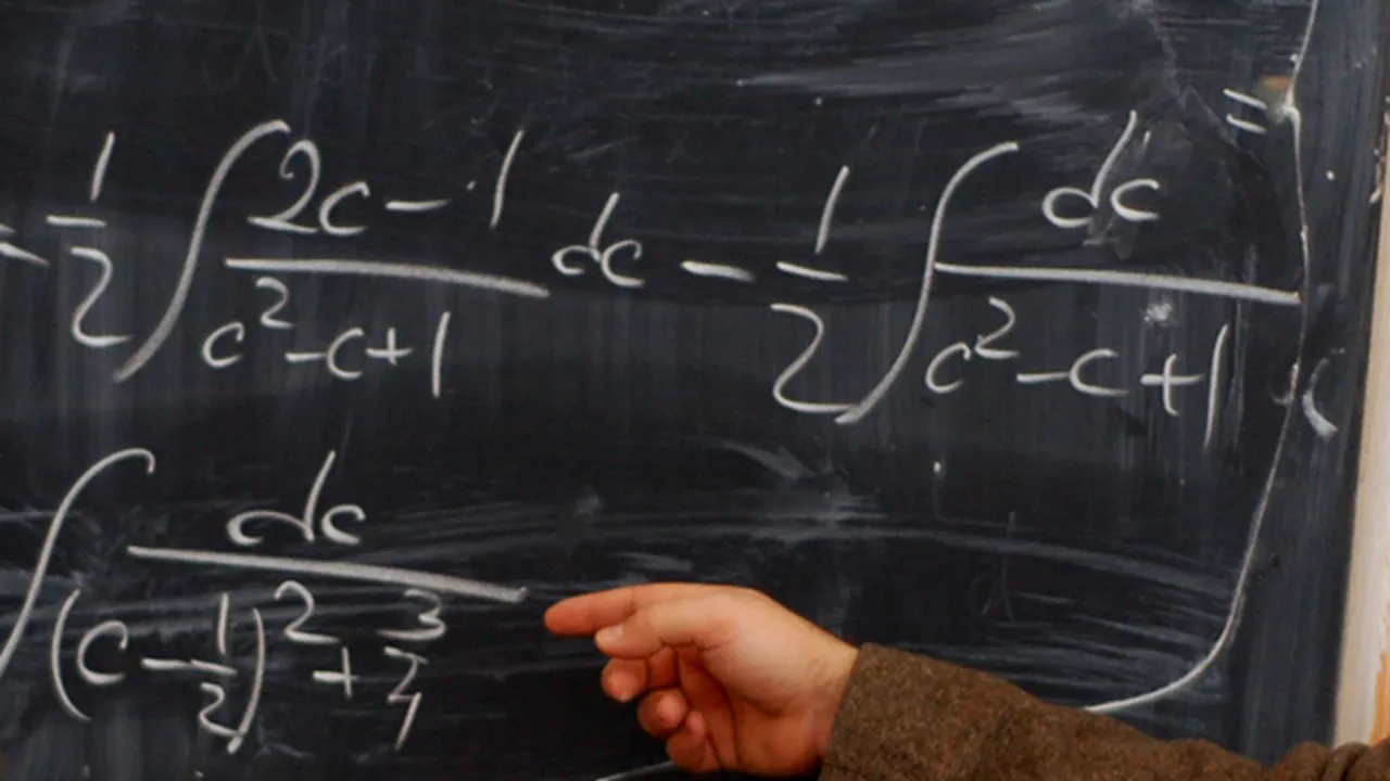Daniel Breaz, cel mai bun cercetător din lume la teoria geometrică a funcţiilor