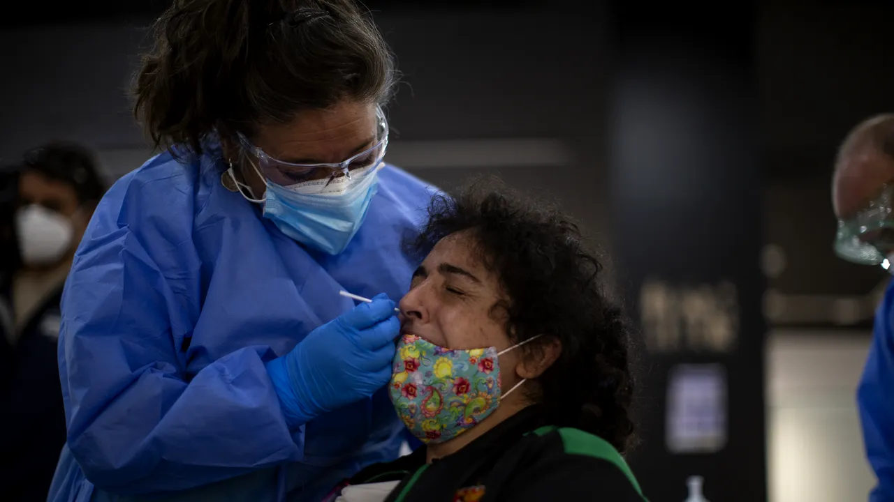 Ţara din UE care a început testarea în masă. De luni, cine iese pe stradă fără test negativ pentru COVID-19 poate primi amendă