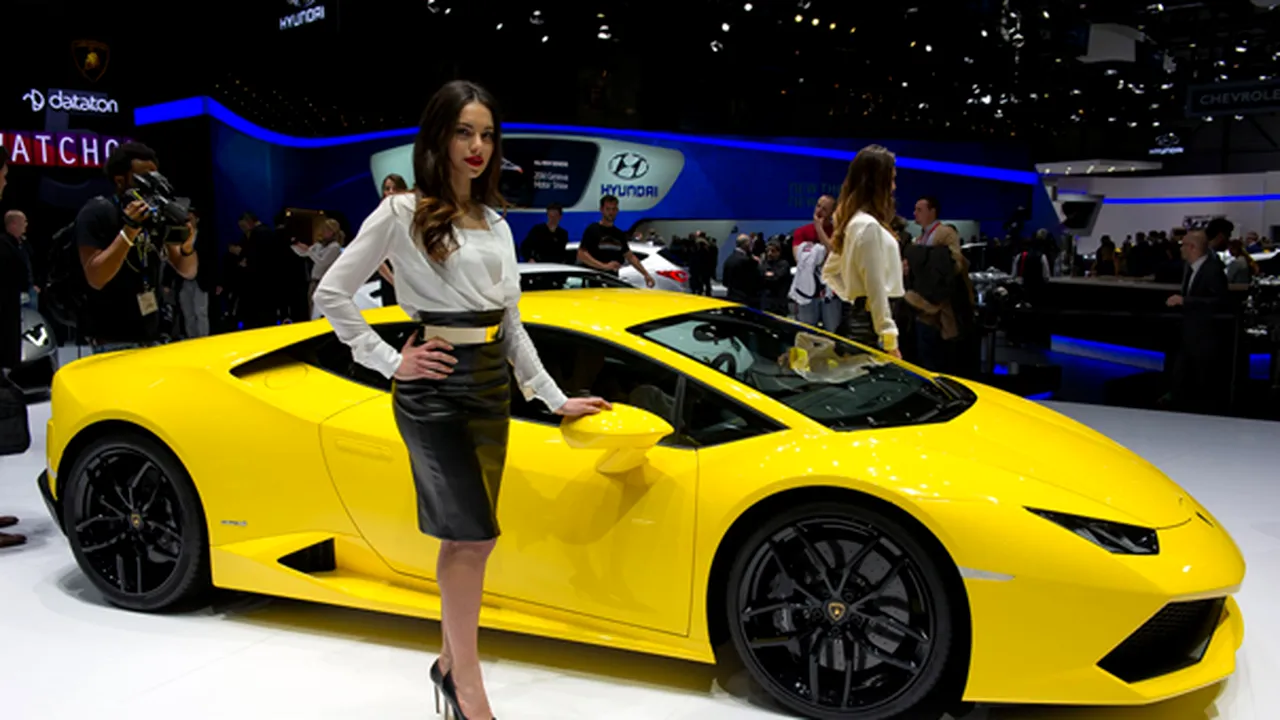 Un Lamborghini a fost cuprins de flăcări în Capitală. Femeia care conducea bijuteria auto nu a fost rănită - FOTO