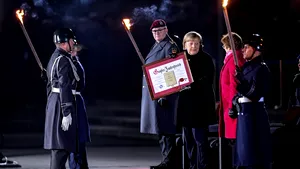 Angela Merkel exprimă recunoştinţă pentru onoarea de a conduce Germania 16 ani