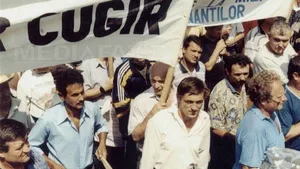 Patru sute de angajaţi ai Uzinei Mecanice Cugir au protestat, cerând majorarea salariilor