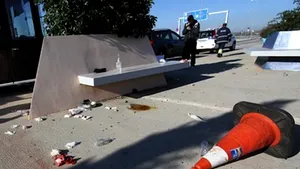 VIOLENŢE la aeroportul din Atena: Cinci răniţi în altercaţiile dintre suporterii echipelor Dinamo Zagreb şi Steaua Roşie Belgrad - FOTO