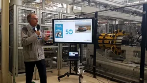 „Uzina Viitorului” Dacia Mioveni: O maşină iese de pe linia de fabricaţie la fiecare 54 de secunde