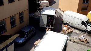 Un asistent spune că după protestul de la Spitalului Universitar se aduc continuu materiale, de teama Corpului de Control: Acum umblă disperaţi prin spital să cureţe 