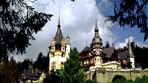 Administraţia din Sinaia susţine în continuare ideea preluării sau cumpărării Castelului Peleş