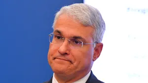 Categoriile profesionale la care nu se aplică interdicția cumulului pensie-salariu / Dragoș Pîslaru: „Vizăm corectarea unei anomalii”