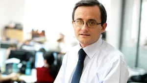 Opinie Cristian Hostiuc, ZF: Nu s-au unit când piaţa creştea, acum băncile trebuie să fuzioneze în cel mai ostil mediu