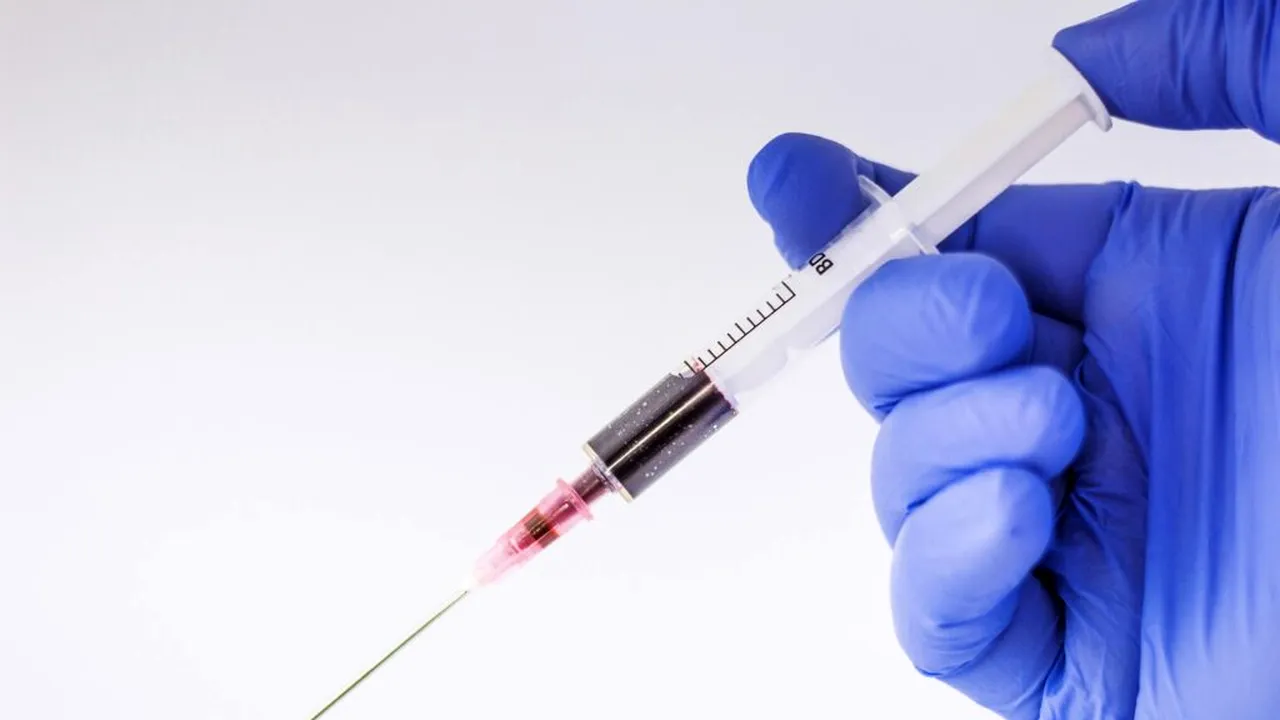 Premieră în Statele Unite. Un laborator i-a administrat unui pacient un virus conceput cu inteligența artificială