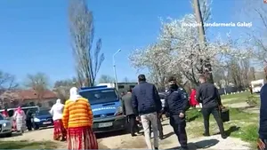 Un pastor din Galaţi a fost sancţionat de jandarmi pentru organizarea unei procesiuni religioase