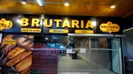 Mizerie, produse din carne și pește stricate, găsite în magazine din Hala Obor Veche