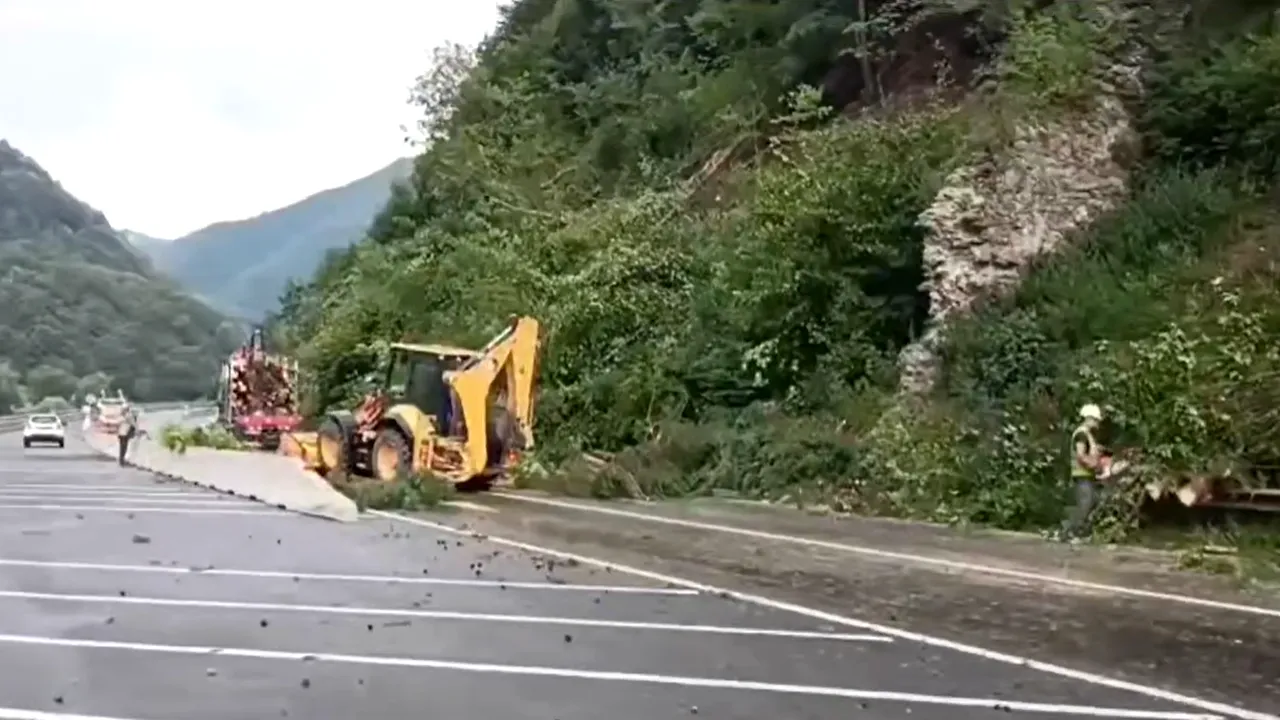 CNAIR: A fost reluat traficul pe sectorul de drum Boiţa - Lazaret