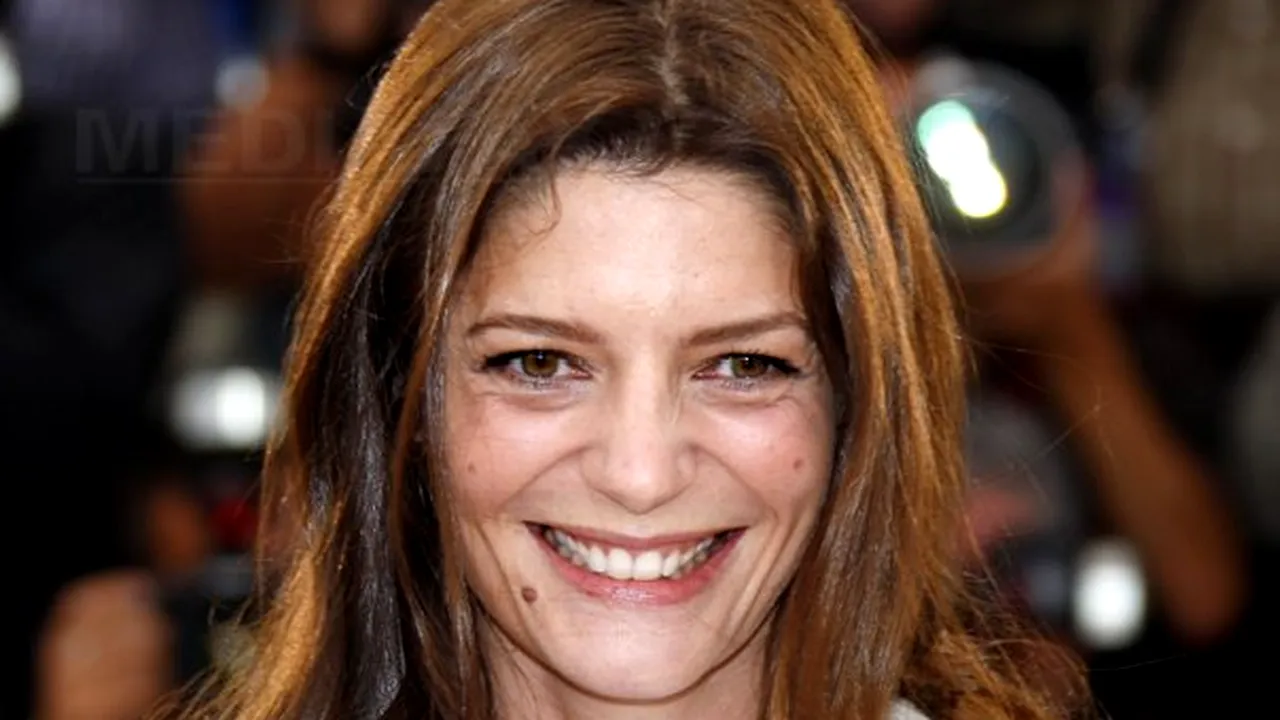 Chiara Mastroianni, recompensată cu premiul de excelenţă la Festivalul de Film de la Locarno