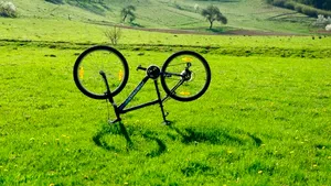 Peste 200 de kilometri de trasee de bicicletă şi drumeţie, inaugurate în Podişul Hârtibaciului - GALERIE FOTO