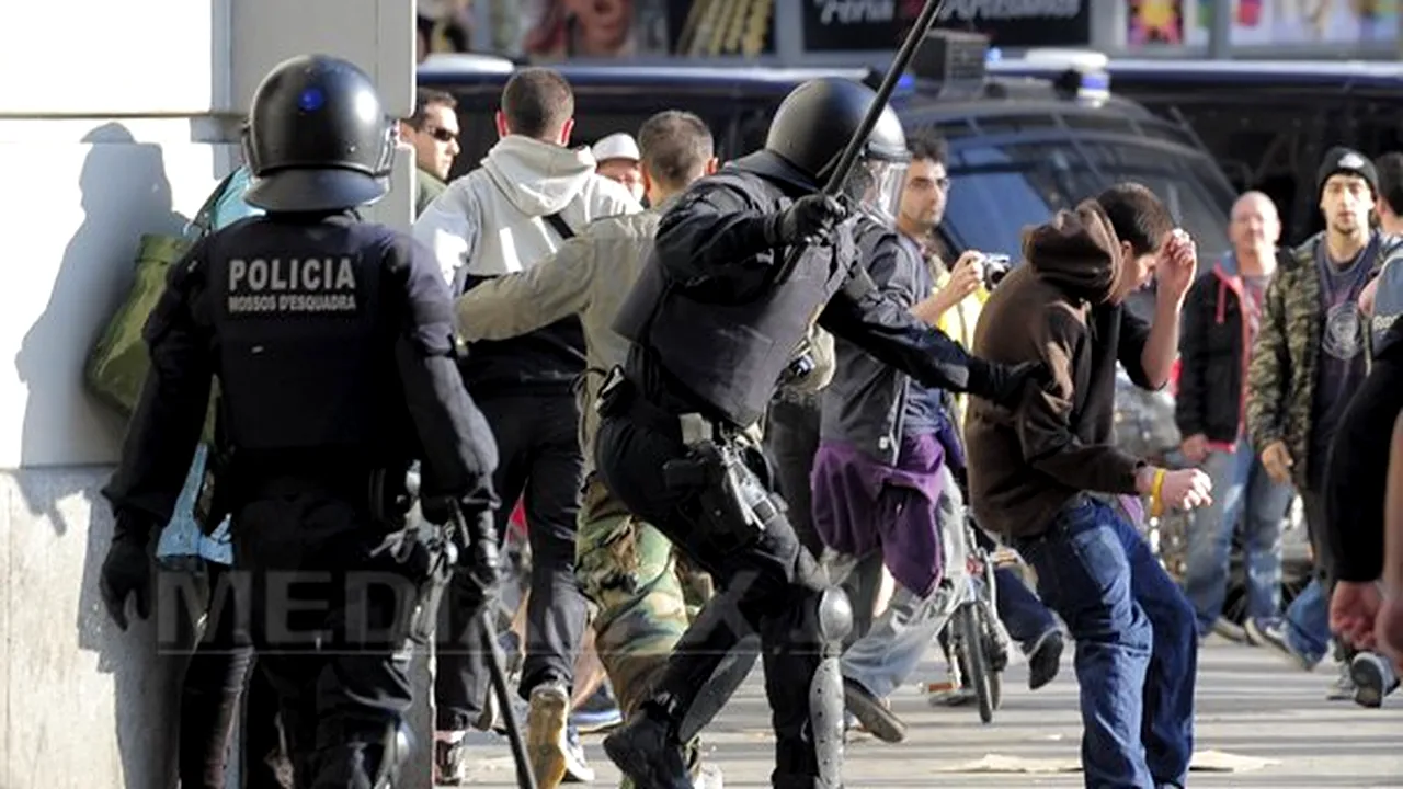Proteste la Barcelona: Confruntări violente între manifestanţi şi poliţie