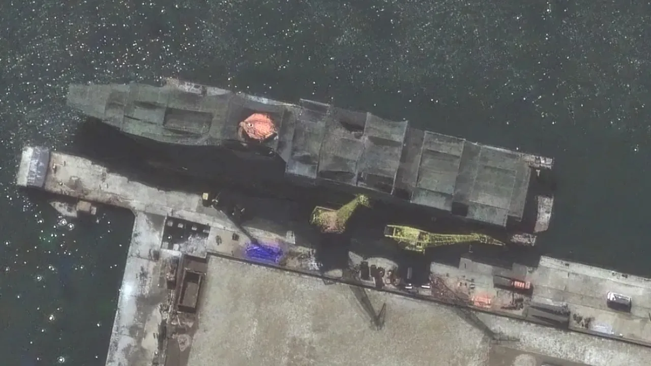 Imagini din satelit arată construcția celei mai mari nave de război din Coreea de Nord