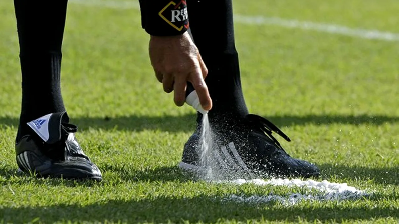 CM al cluburilor: FIFA a autorizat folosirea unui spray cu spumă temporară, în ajutorul arbitrilor