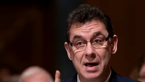 CEO Pfizer: „Într-un an cred că putem reveni la viaţa normală. Scenariul cel mai probabil este vaccinarea anuală”