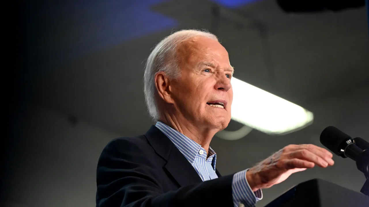 Senatorul democrat Michael Bennet, primul care spune public că Biden nu poate câştiga