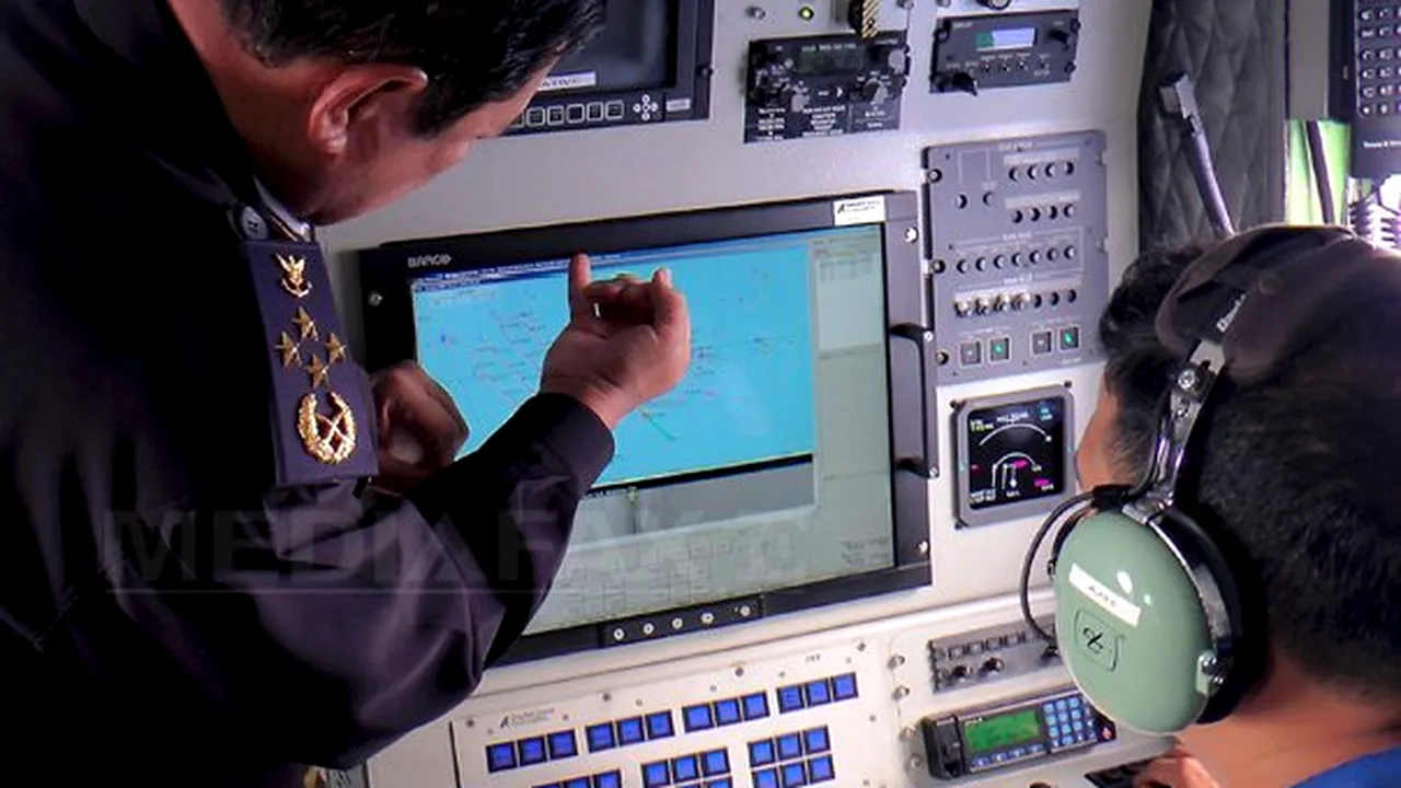 Operaţiunile de căutare a avionului Boeing 777 au fost extinse în vestul Malaysiei şi reduse în est. Vietnamul a suspendat căutările aeriene. Malaysia nu exclude o întoarcere din drum a avionului