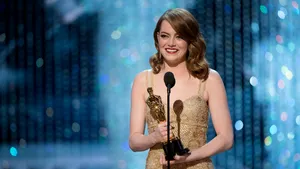 Emma Stone, CÂŞTIGĂTOAREA trofeului pentru cea mai bună actriţă, vorbeşte despre gafa de proporţii de la OSCAR 2017, în care cartonaşul cu numele ei a ajuns la desemnarea celui mai bun film