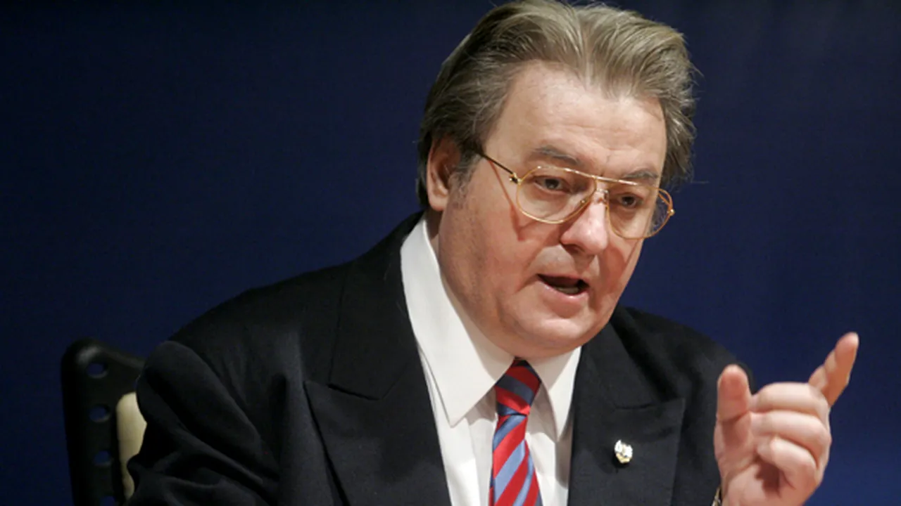 C.V. Tudor: Lui Traian Băsescu îi este o frică paralizantă de mine